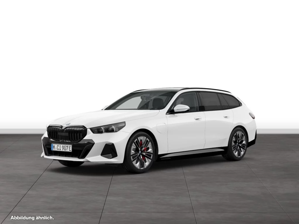 BMW 550e xDrive Touring