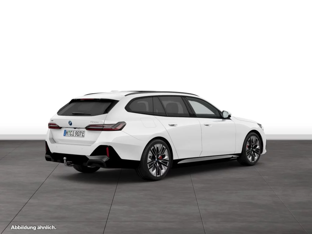 BMW 550e xDrive Touring