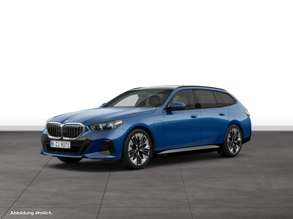BMW 550e xDrive Touring