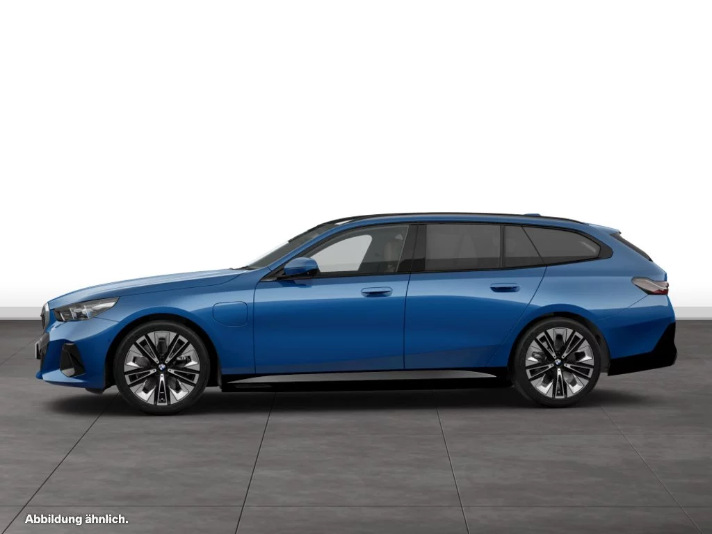 BMW 550e xDrive Touring
