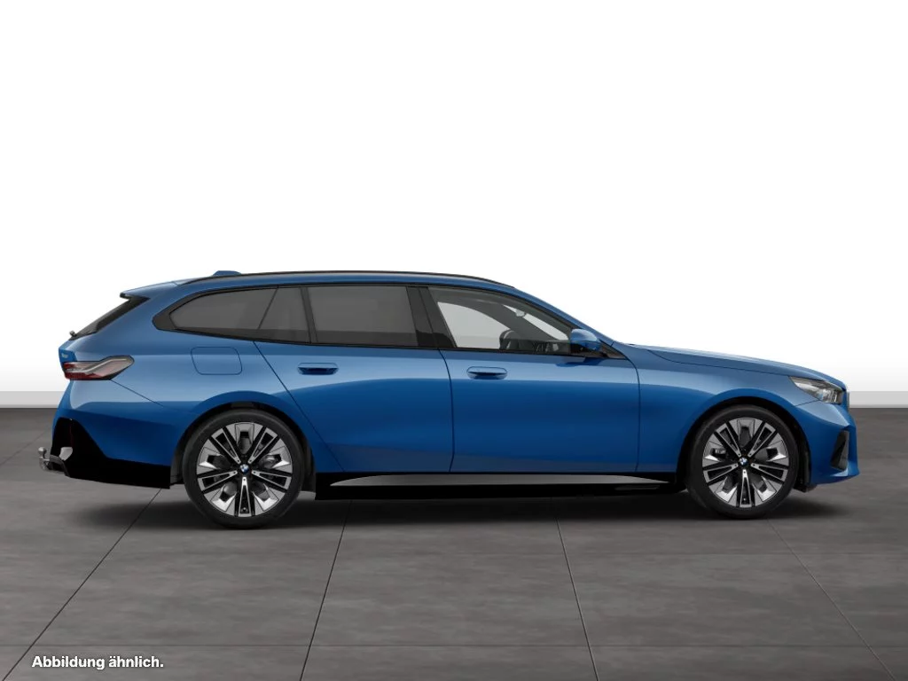 BMW 550e xDrive Touring