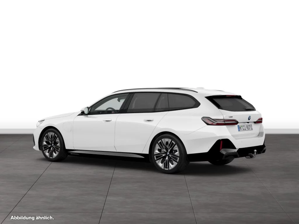 BMW 550e xDrive Touring
