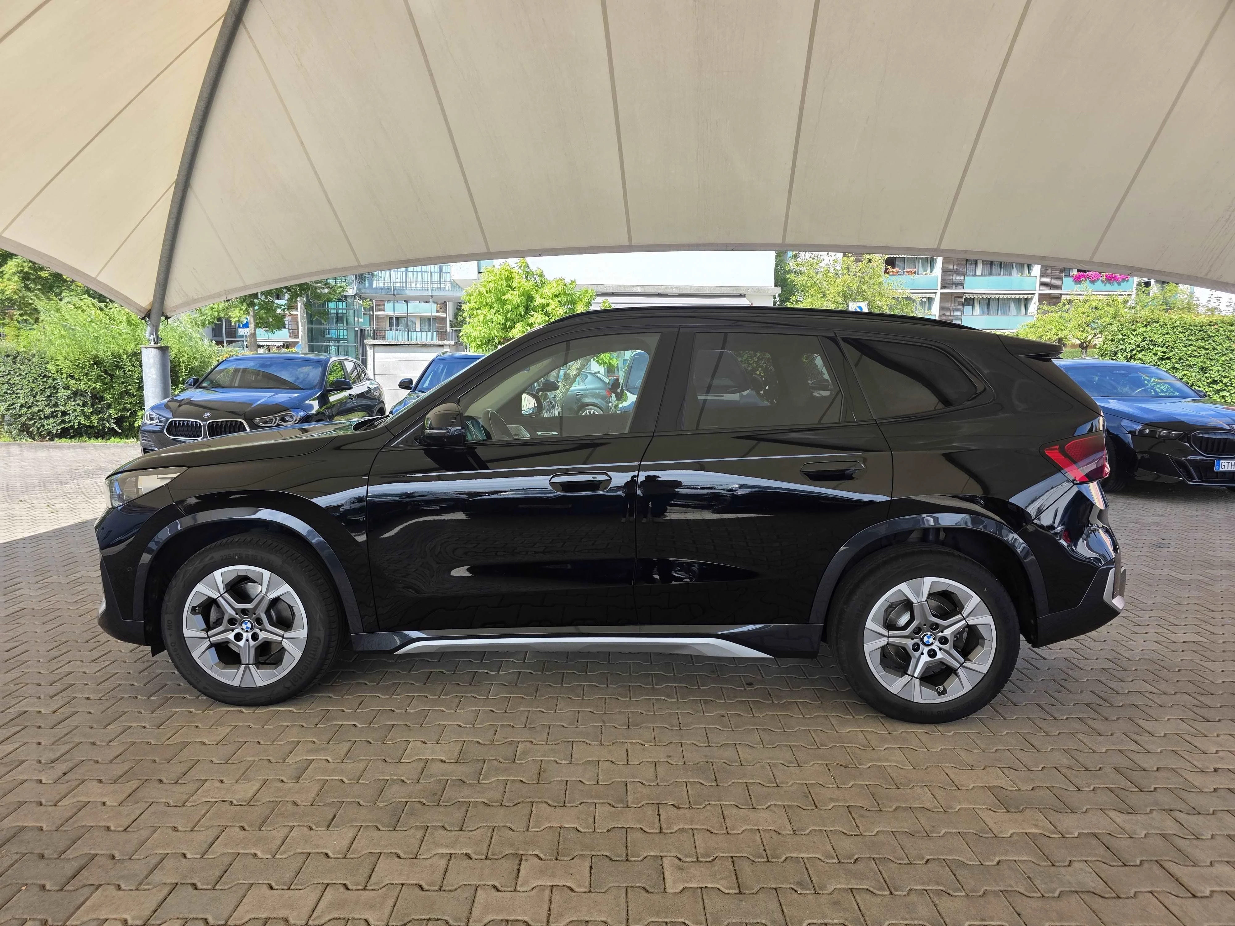 BMW X1 sDrive18d xLine LED LC Prof HUD 360° Pano HK SHZ PDC Tempo