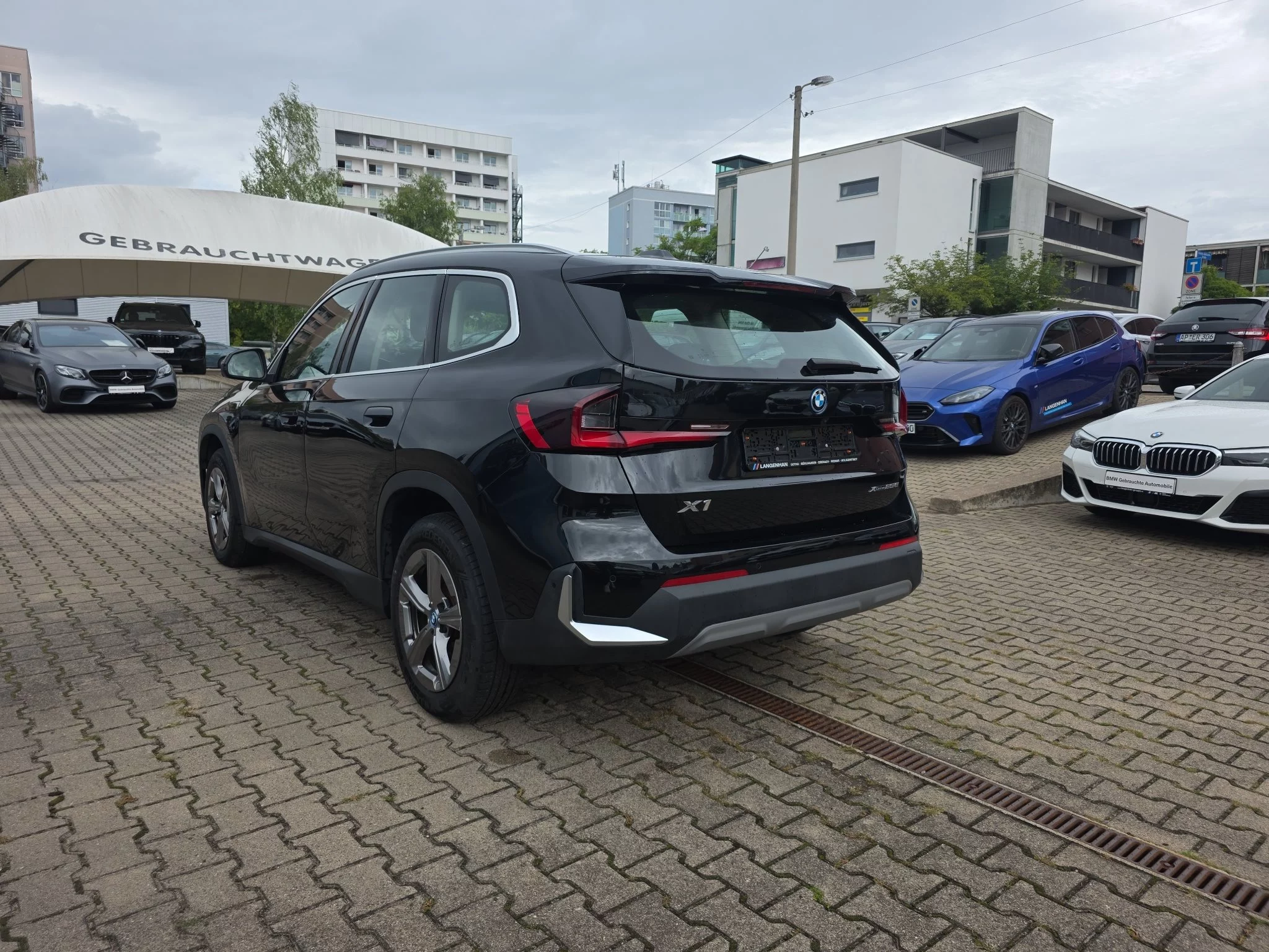 BMW X1 xDrive25e LED LC Prof HUD AHK Kamera SHZ PDC Tempo