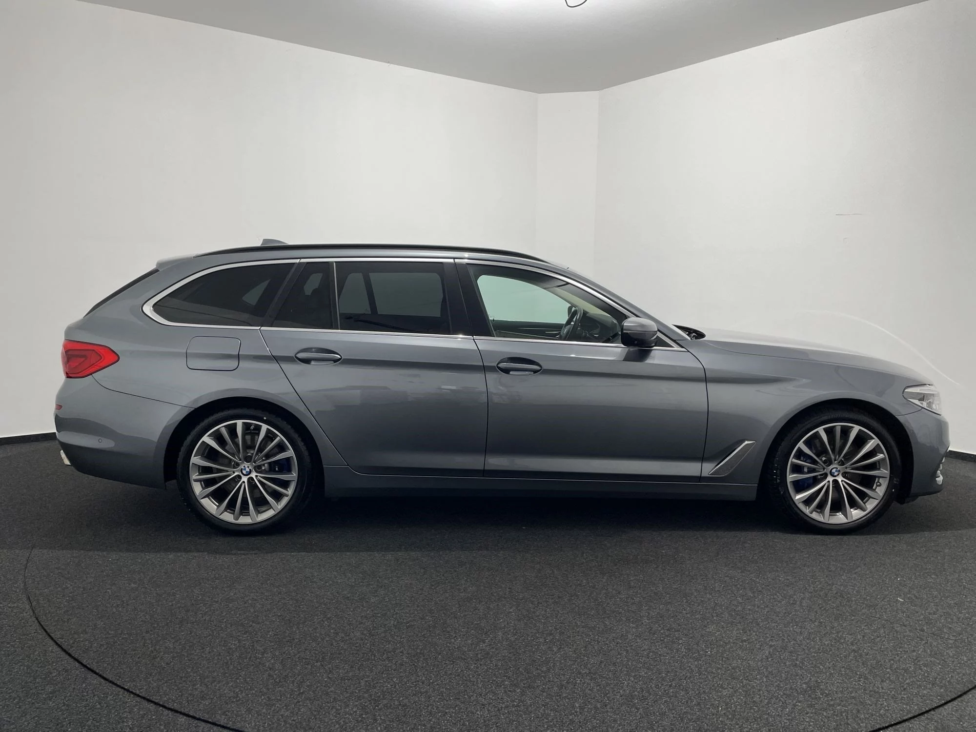 BMW 540d xDrive Touring 360° DAB HUD LED STHZ Memory "Remote Parking"