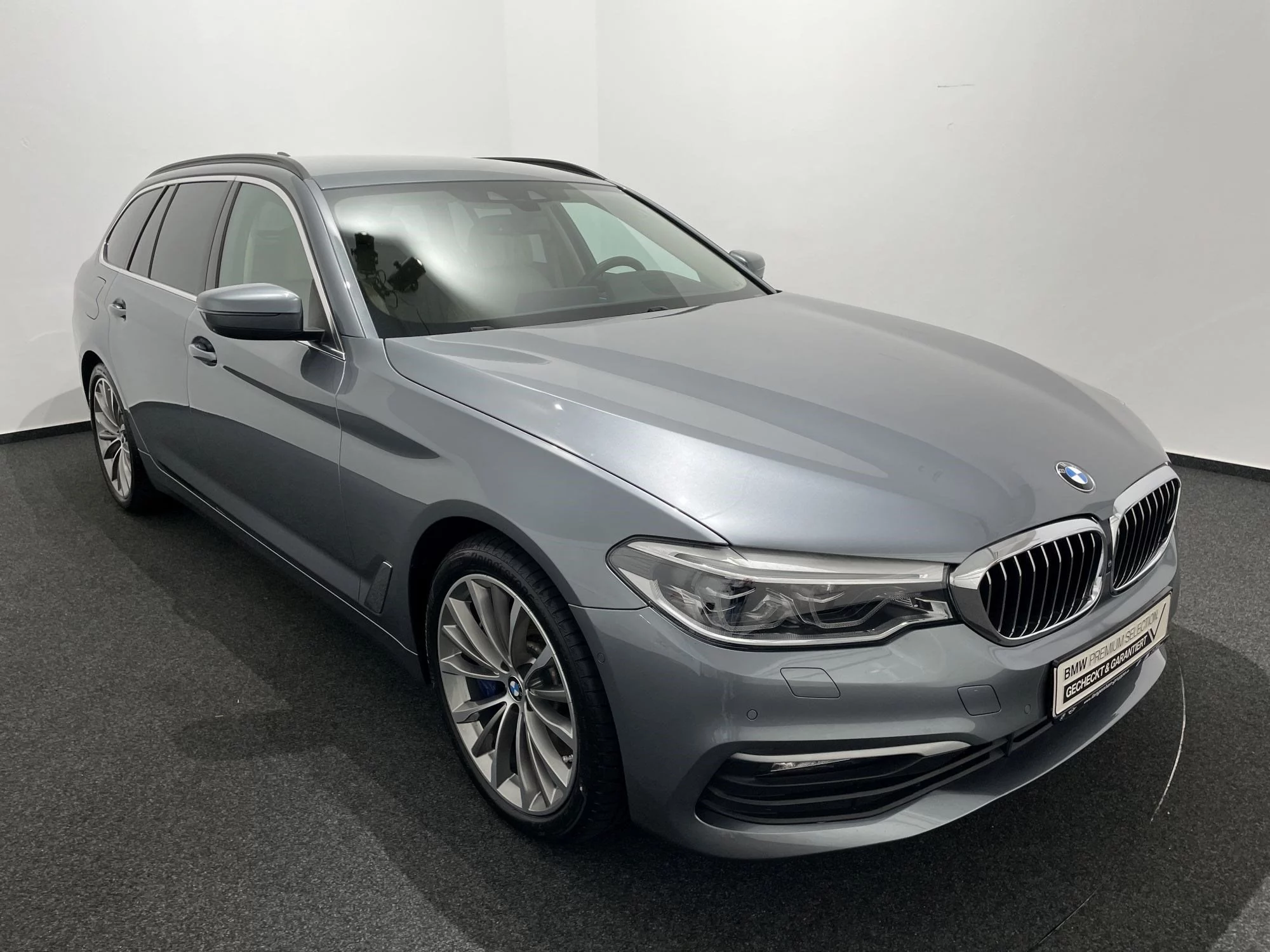 BMW 540d xDrive Touring 360° DAB HUD LED STHZ Memory "Remote Parking"