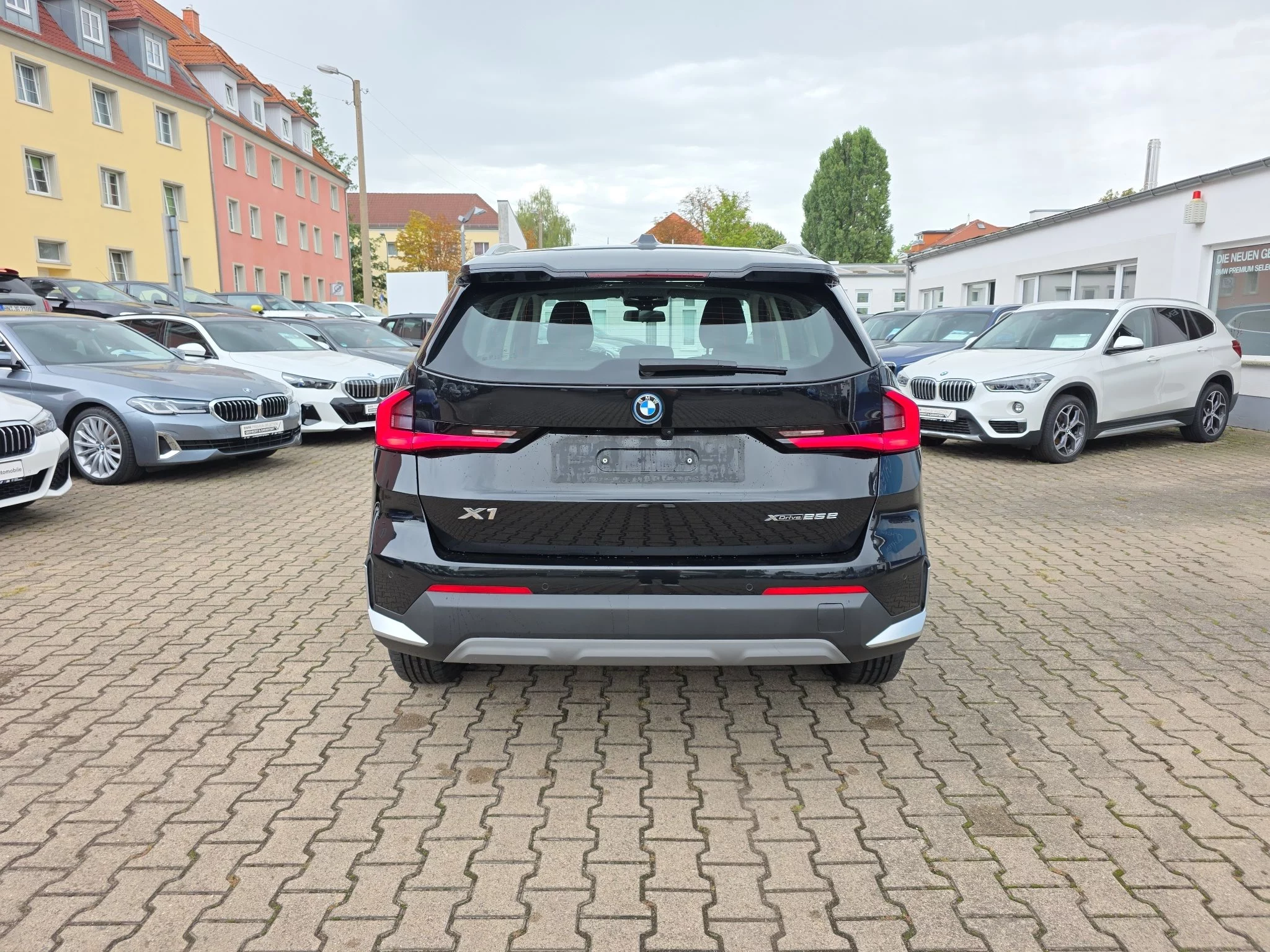 BMW X1 xDrive25e LED LC Prof HUD AHK Kamera SHZ PDC Tempo