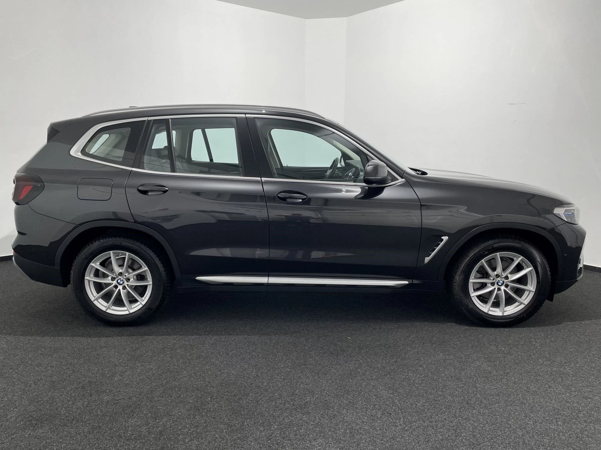 BMW X3 xDrive20i RFK NAVI DAB HiFi WLAN Komfortzg. SHZ