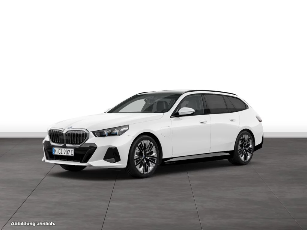 BMW 550e xDrive Touring