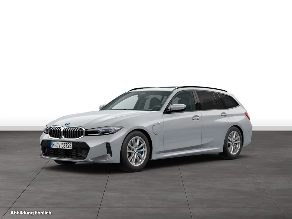 BMW 330e xDrive Touring