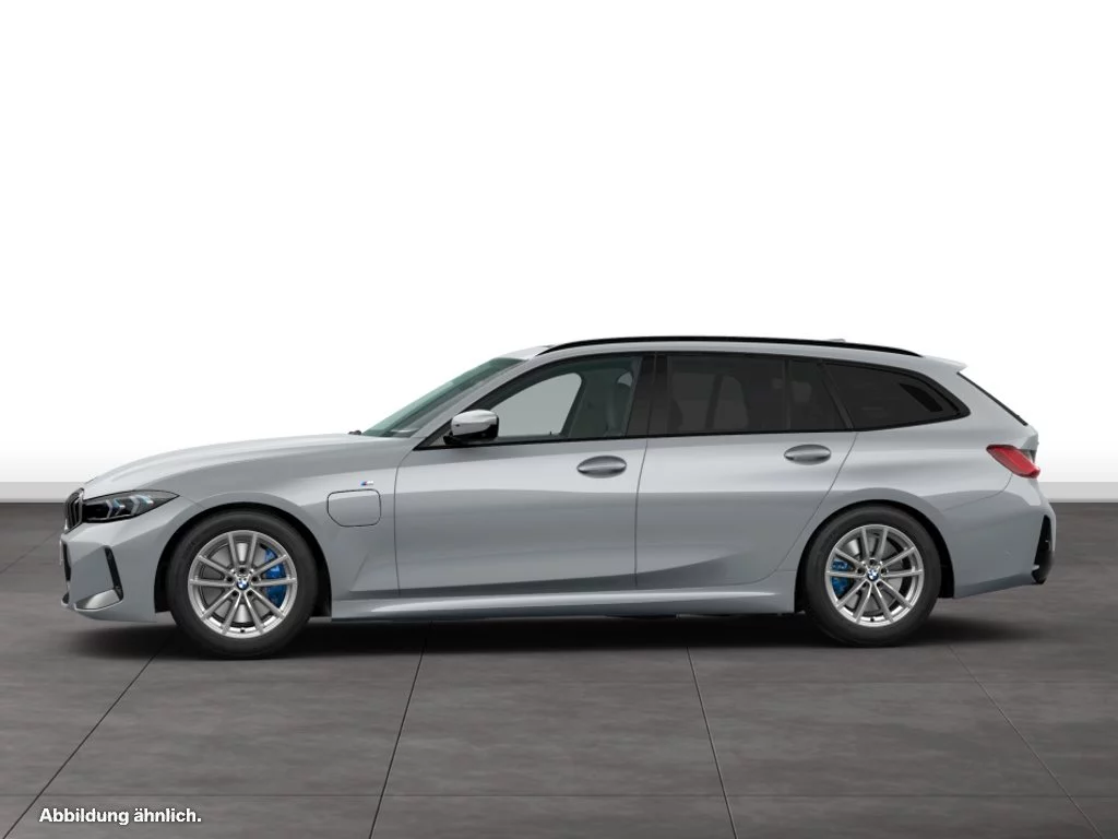 BMW 330e xDrive Touring