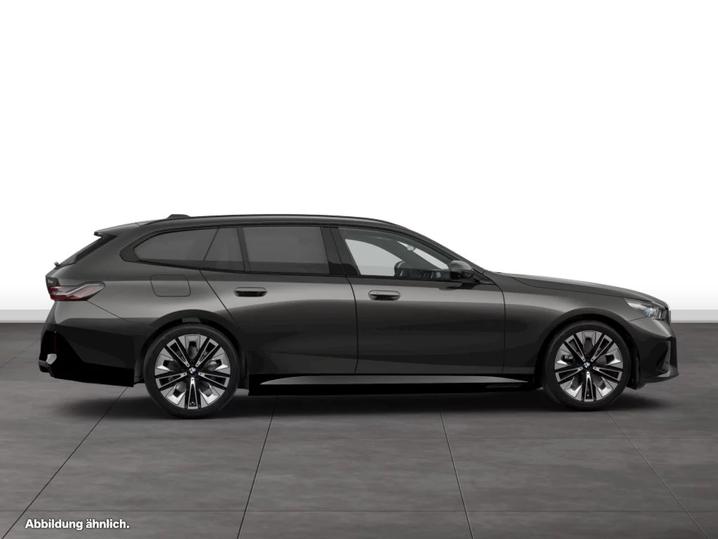 BMW 550e xDrive Touring