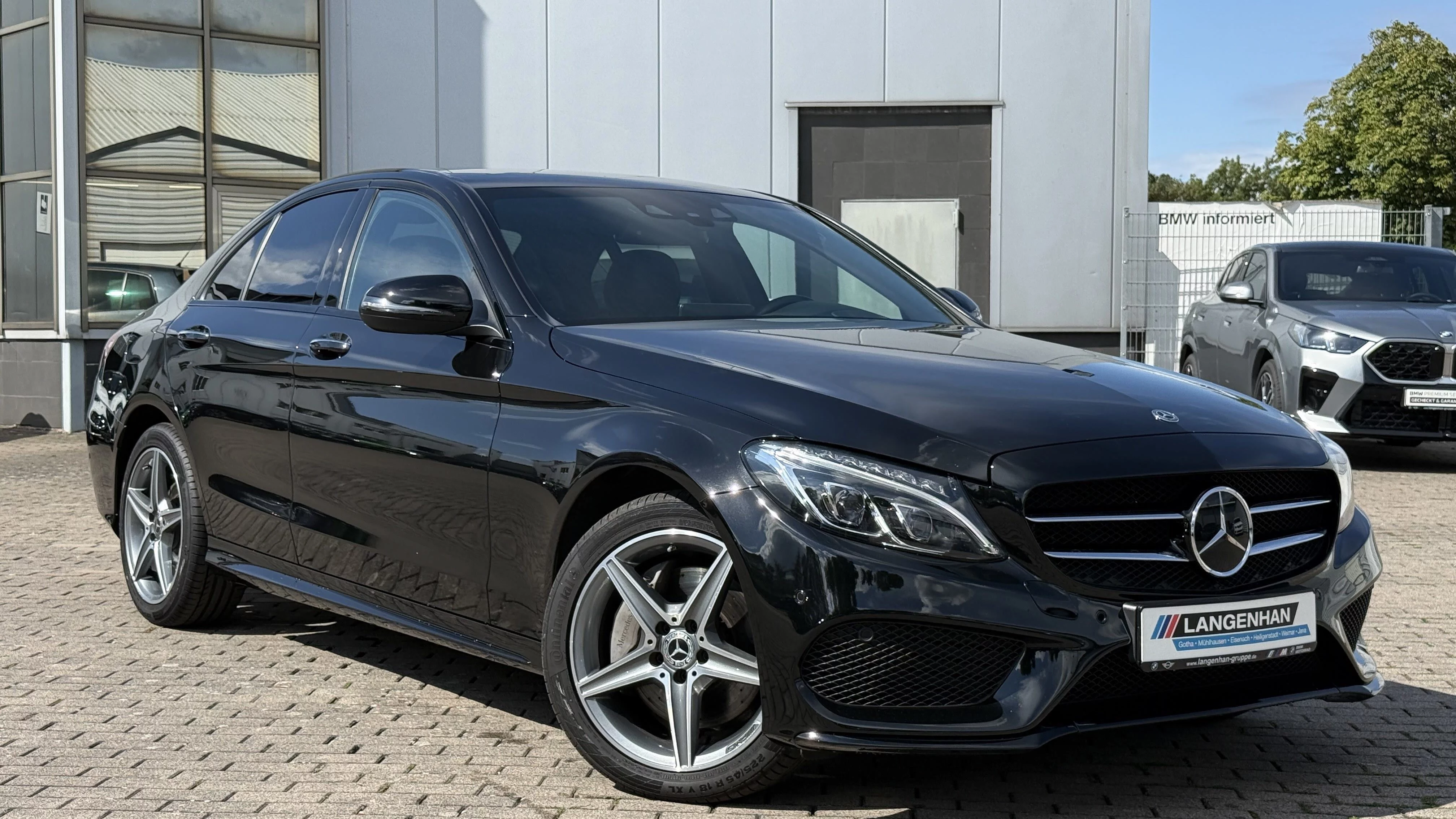 Mercedes C 400 AMG Line 4Matic LED Navi AHK HUD Kamera SHZ PDC Tempo