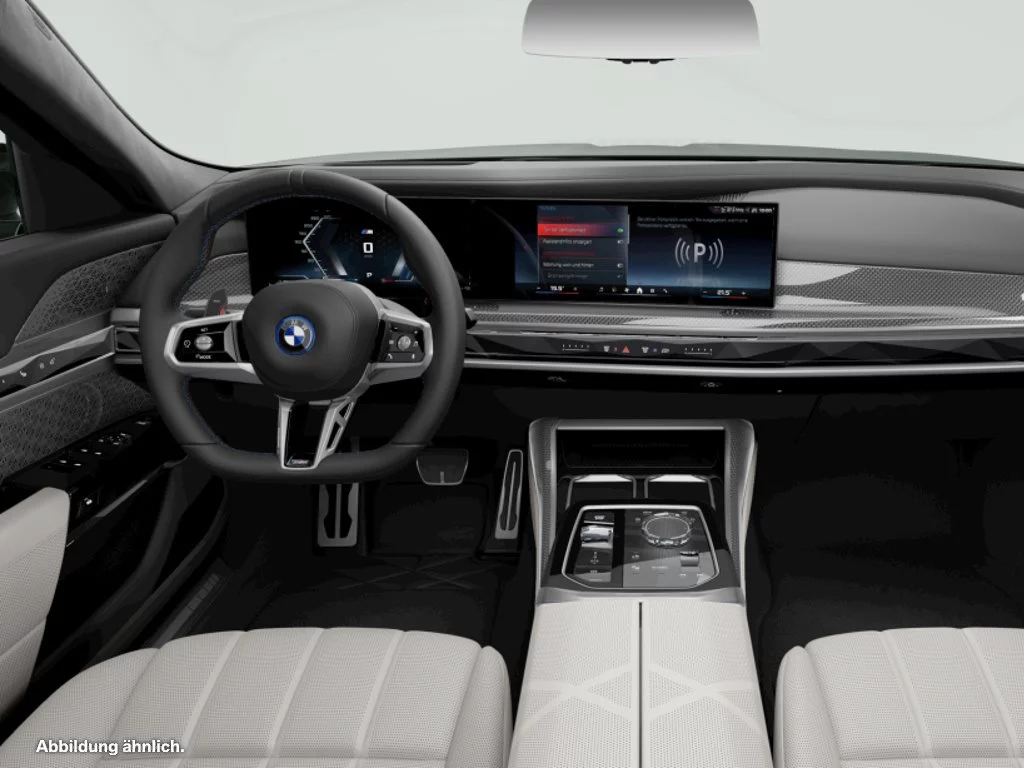 BMW M760e xDrive Limousine