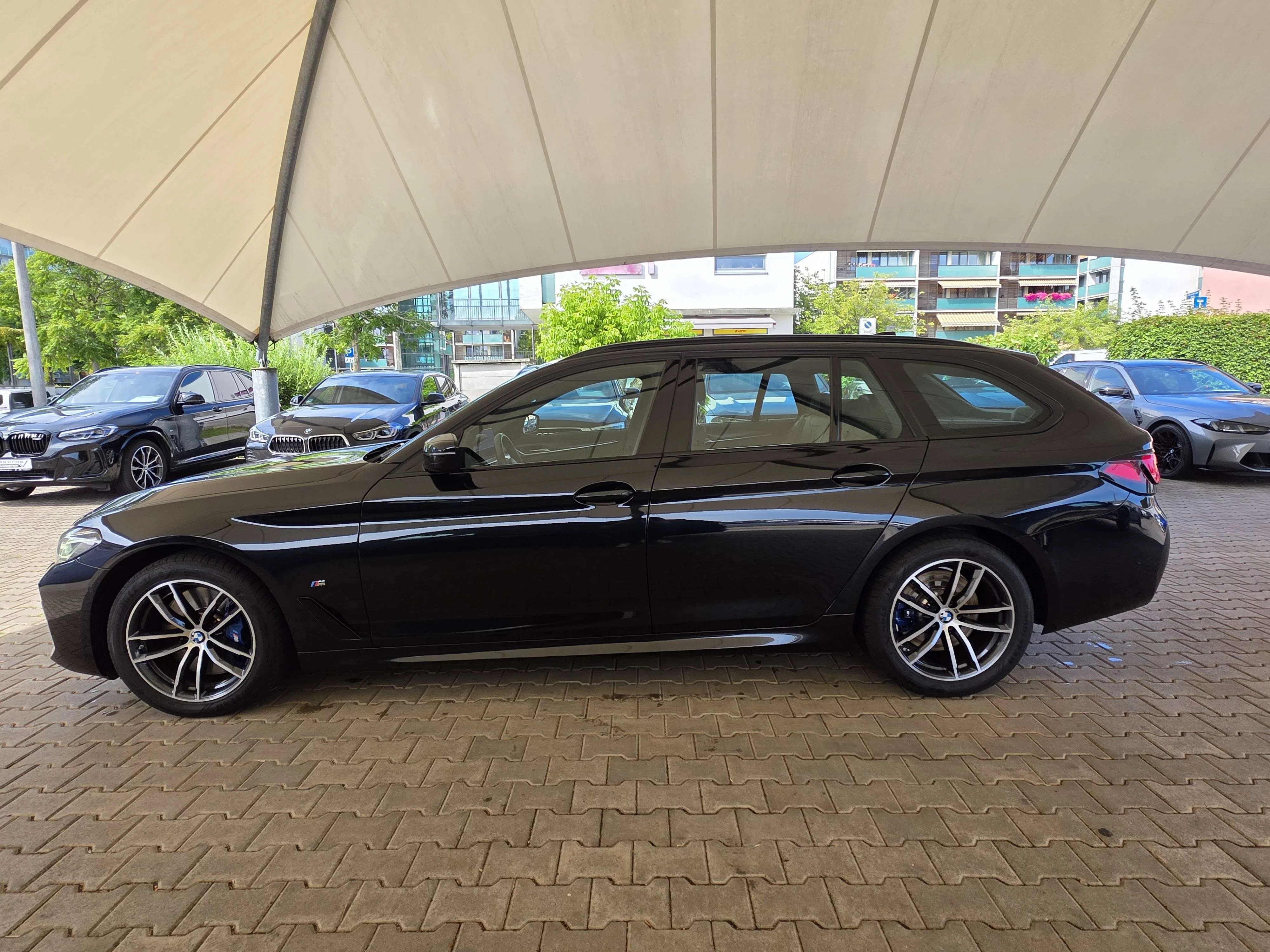 BMW 530d Touring M Sport Pano Laser Head-Up HiFi DAB WLAN