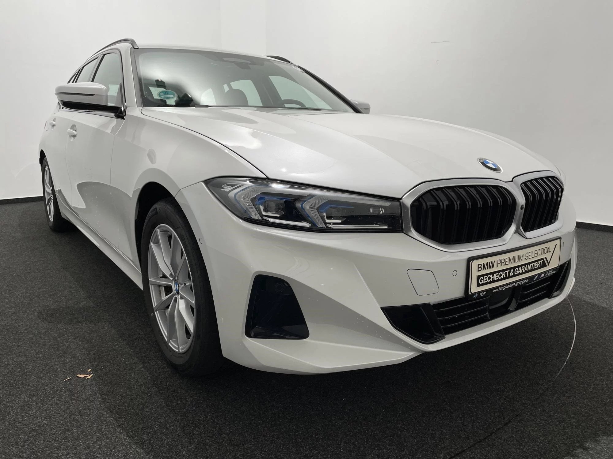 BMW 320d xDrive Touring 360° NAVI ACC HUD DAB LED