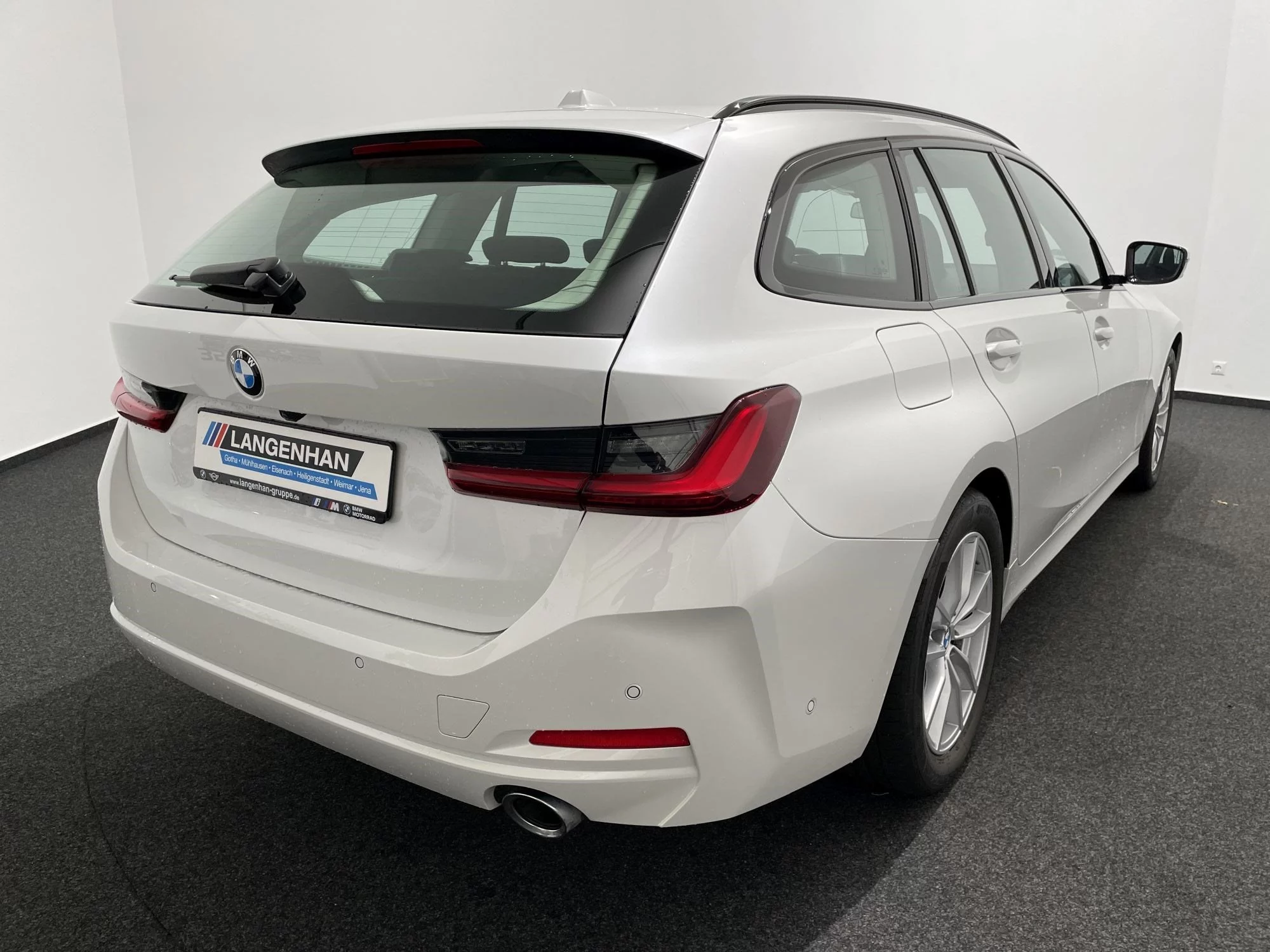 BMW 320d xDrive Touring 360° NAVI ACC HUD DAB LED