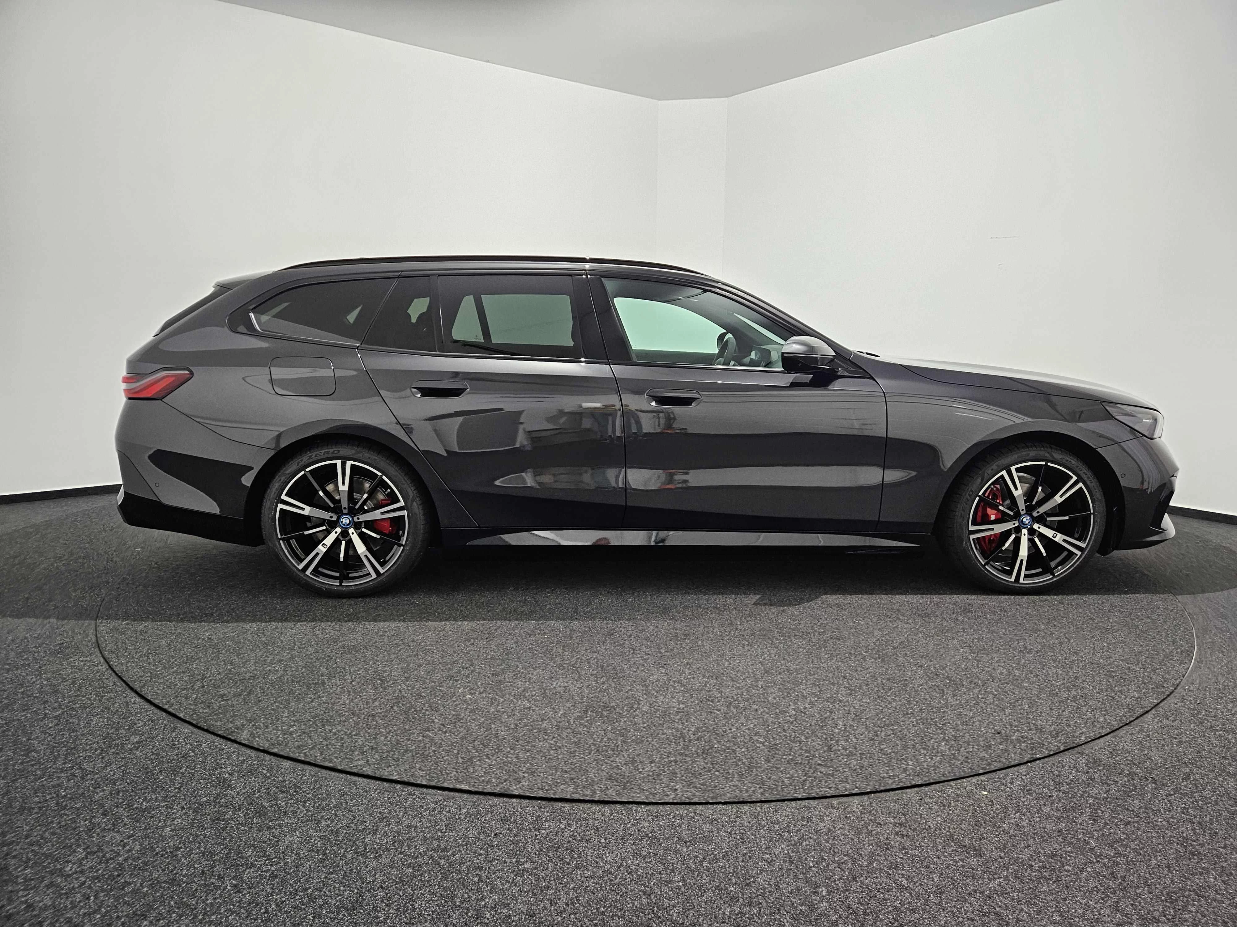 BMW i5 xDrive40 M Sport HUD AHK Harman Kardon Lenkradheizung LED
