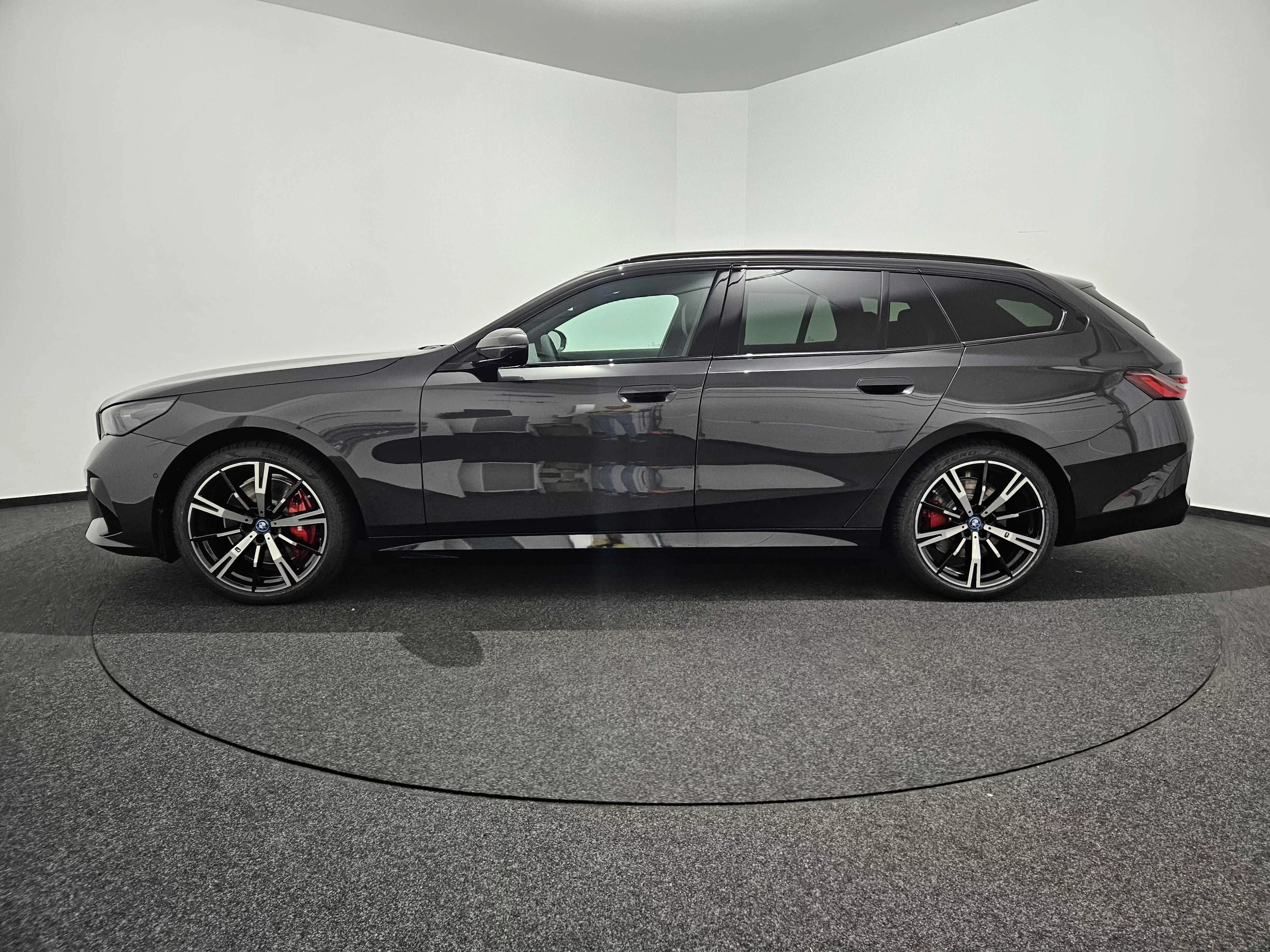 BMW i5 xDrive40 M Sport HUD AHK Harman Kardon Lenkradheizung LED