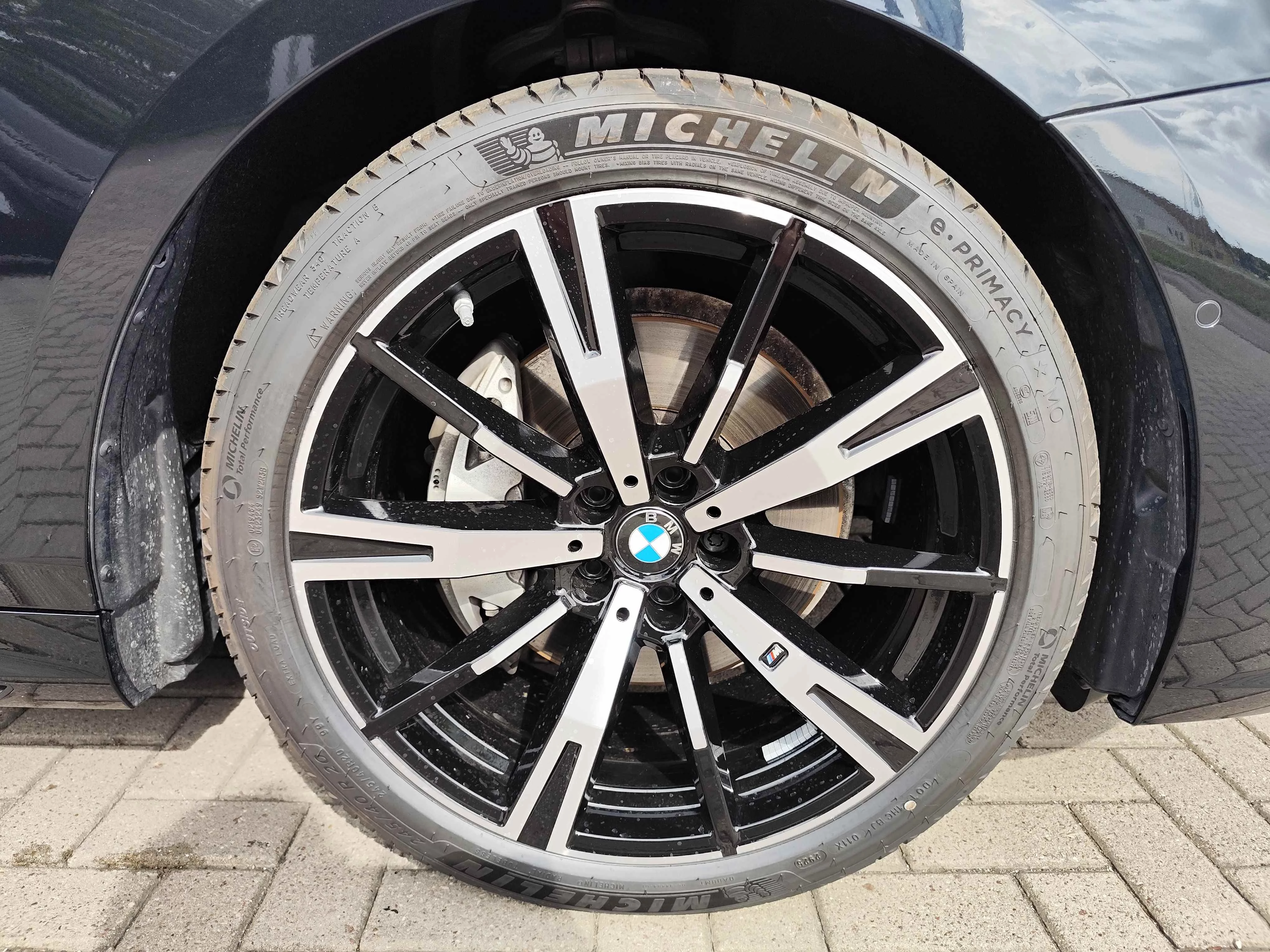 BMW 540d xDrive ///M Sport LED LC Prof HUD AHK B&W Pano SHZ PDC Tempo