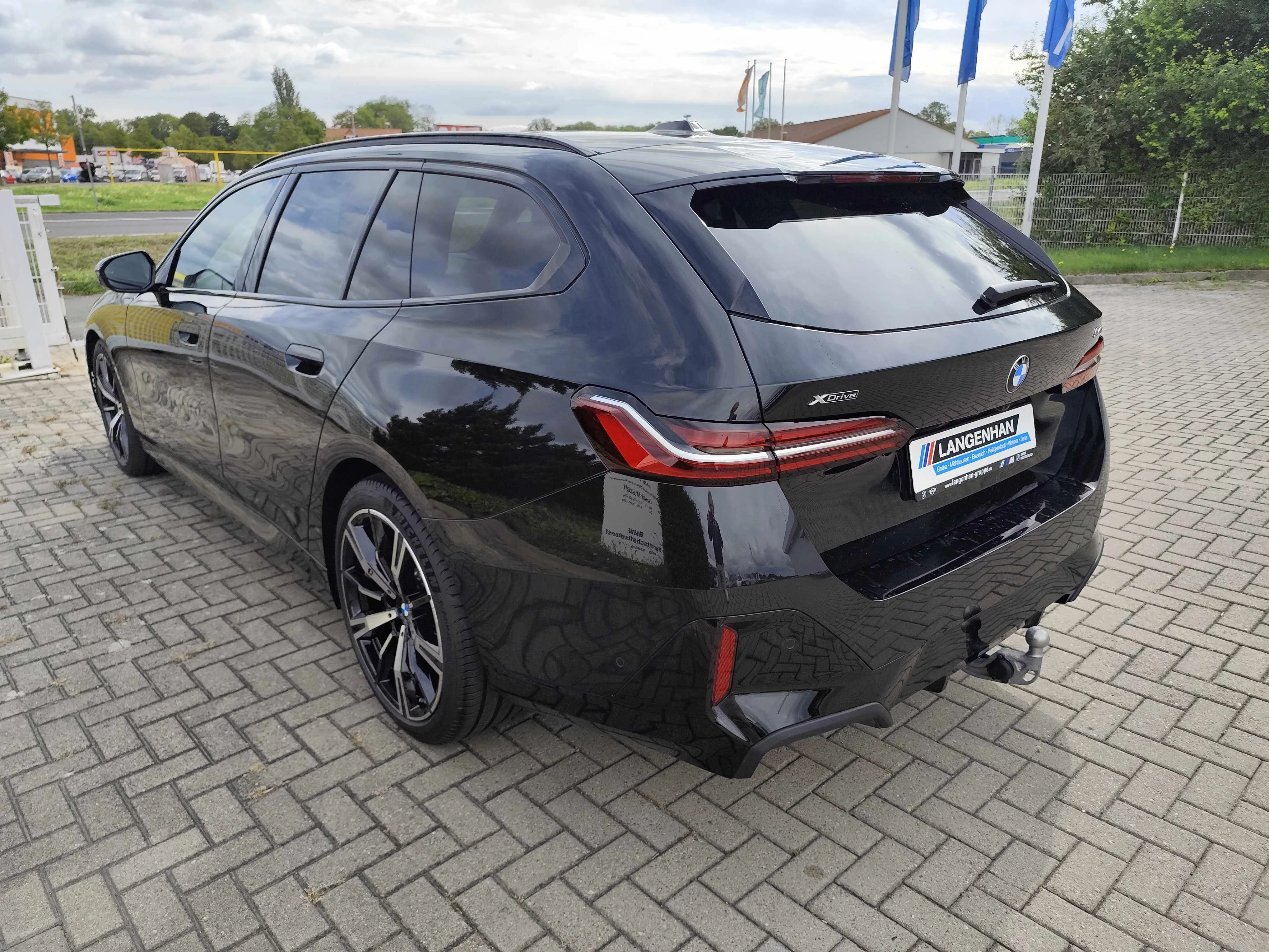 BMW 540d xDrive ///M Sport LED LC Prof HUD AHK B&W Pano SHZ PDC Tempo