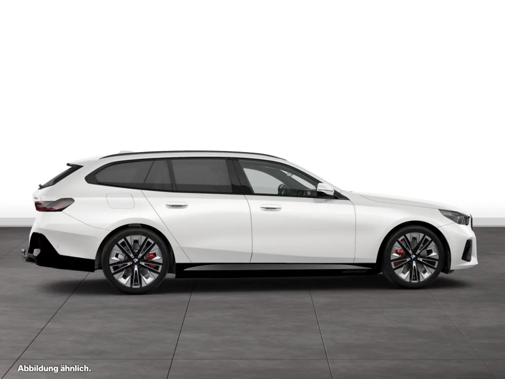 BMW 550e xDrive Touring