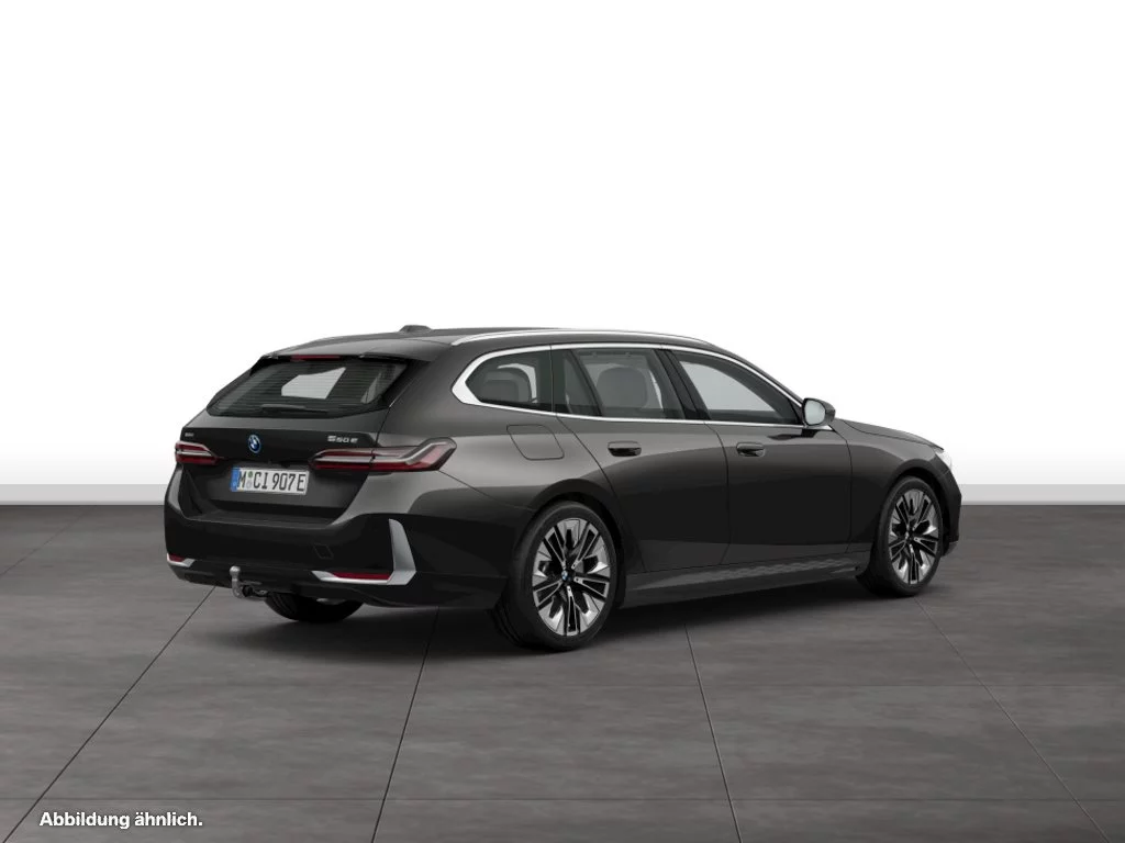 BMW 550e xDrive Touring
