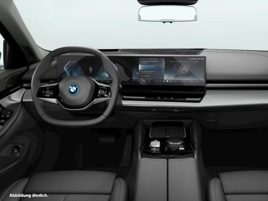 BMW 550e xDrive Touring
