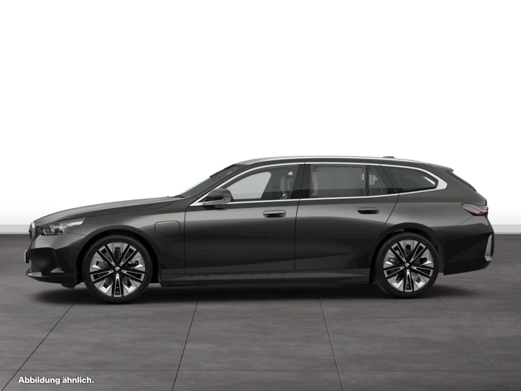 BMW 550e xDrive Touring