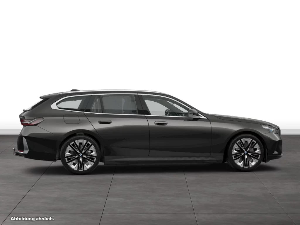 BMW 550e xDrive Touring