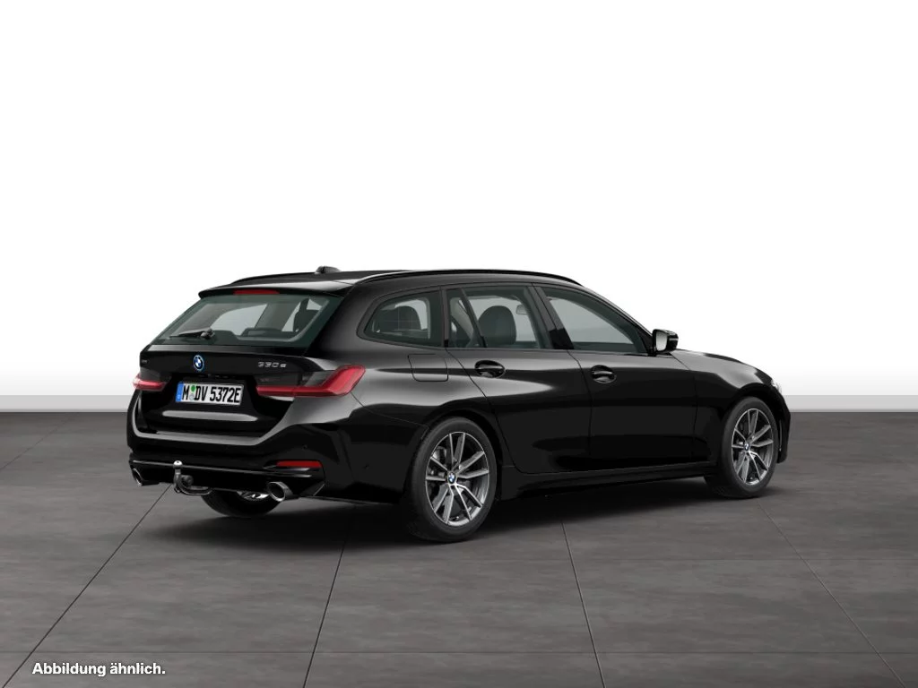 BMW 330e xDrive Touring