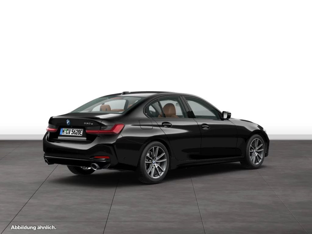 BMW 330e Limousine