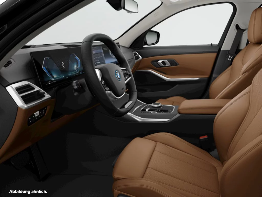 BMW 330e Limousine