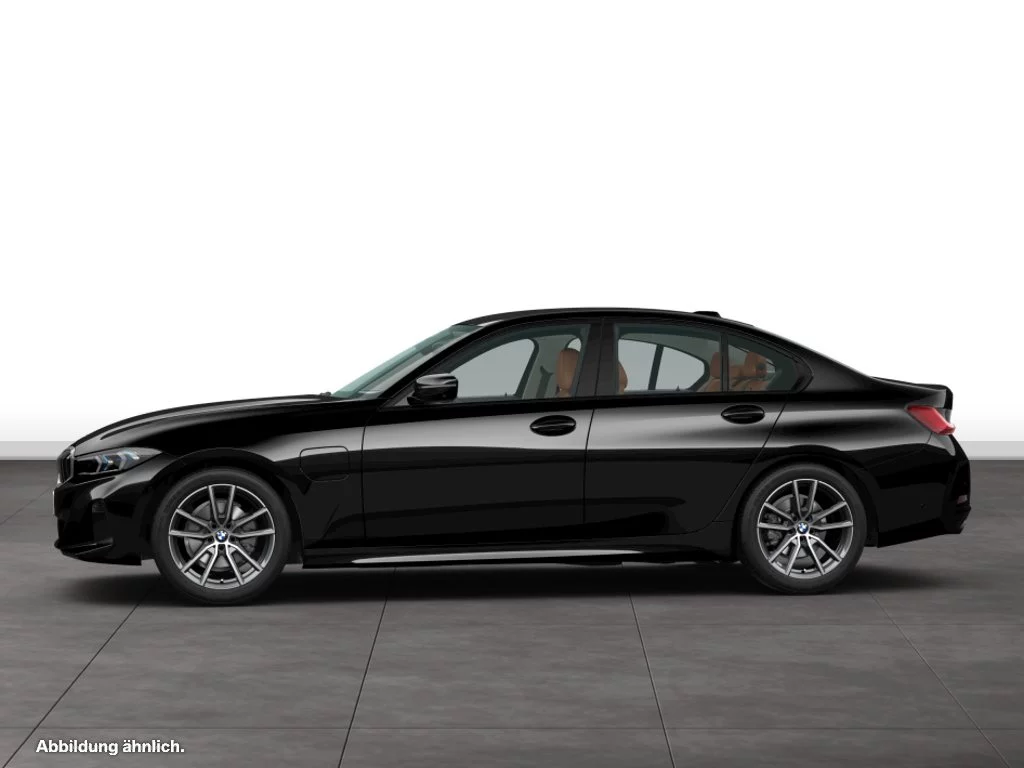 BMW 330e Limousine