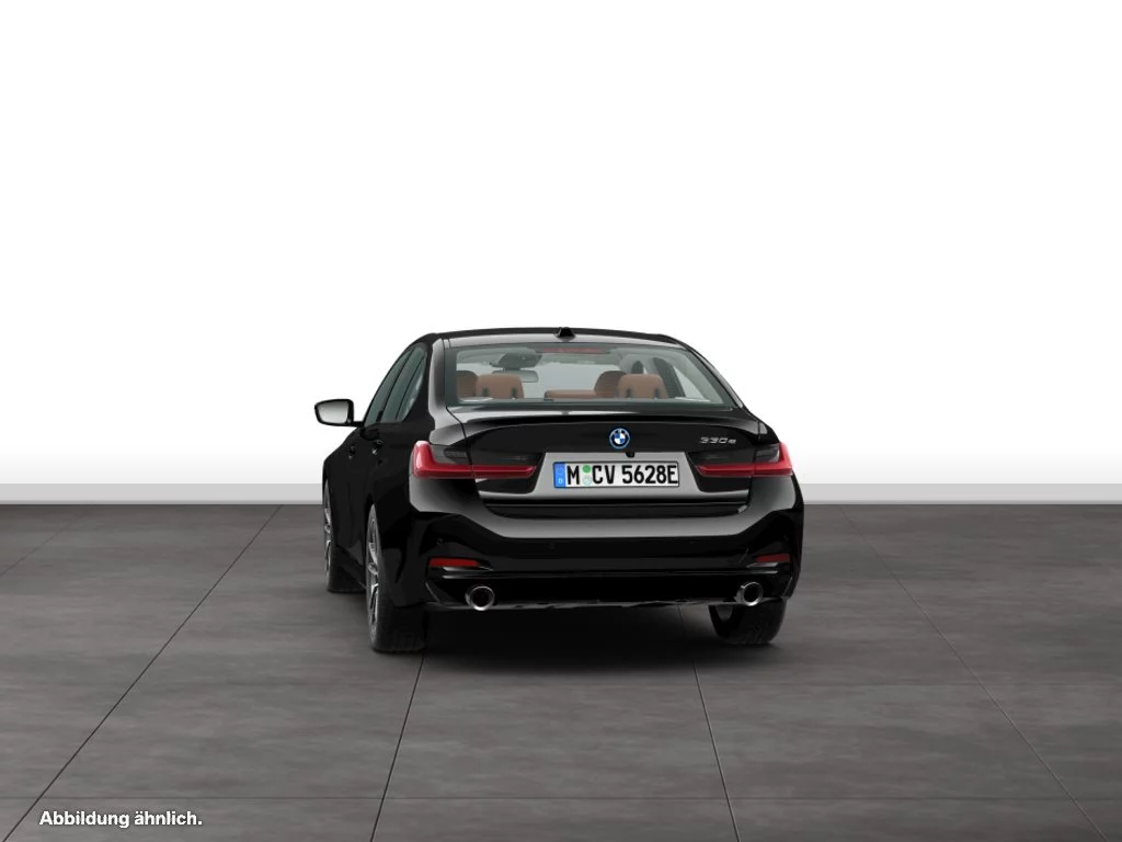 BMW 330e Limousine