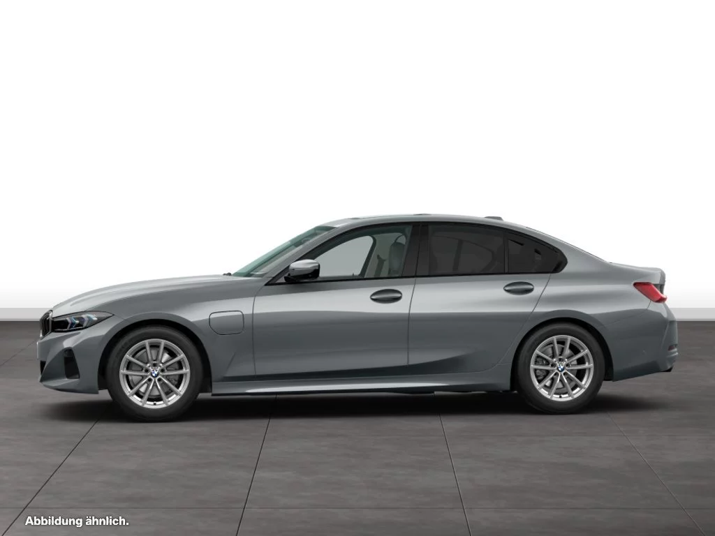BMW 330e xDrive Limousine