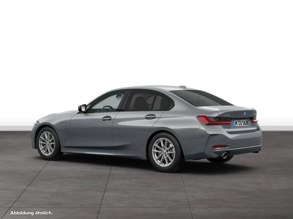 BMW 330e xDrive Limousine