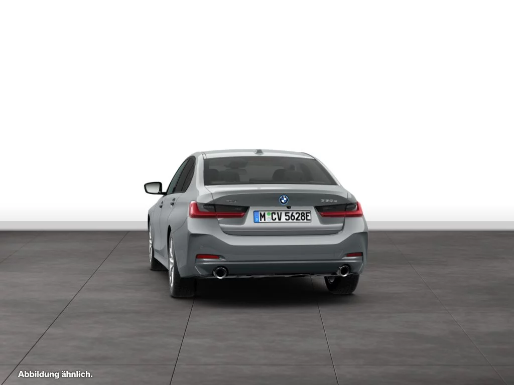 BMW 330e xDrive Limousine