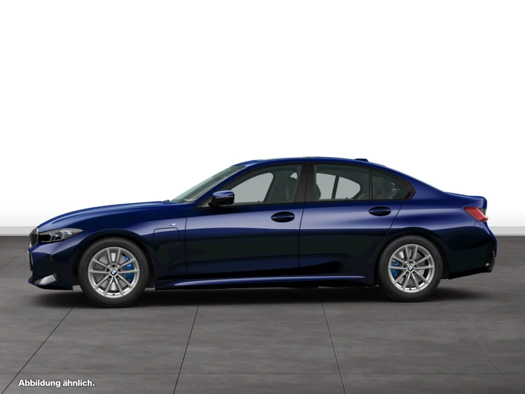 BMW 330e xDrive Limousine