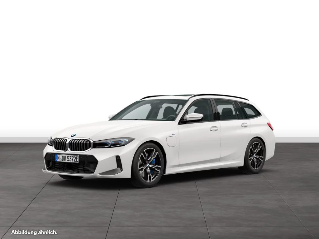 BMW 330e xDrive Touring