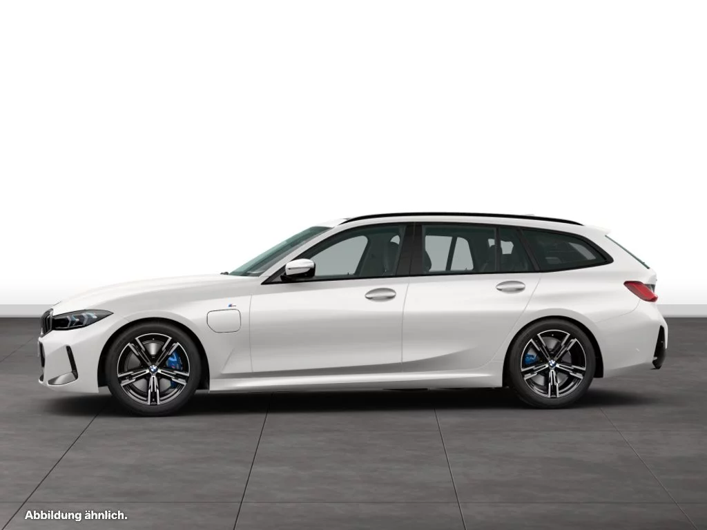 BMW 330e xDrive Touring