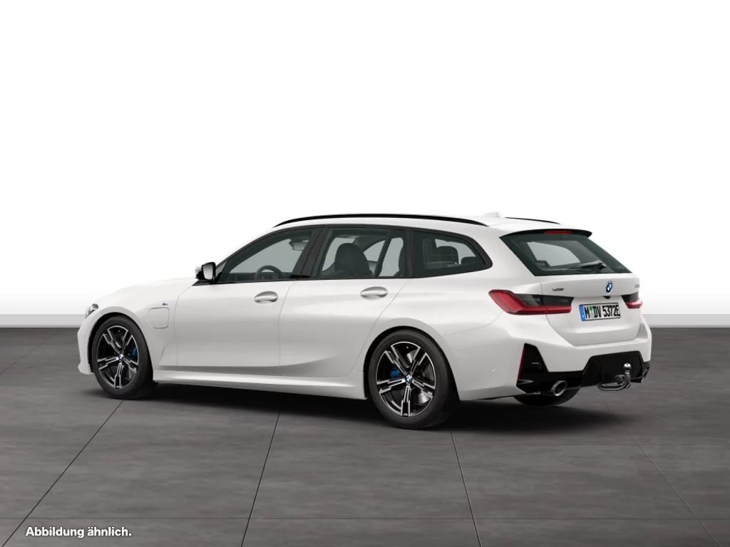 BMW 330e xDrive Touring
