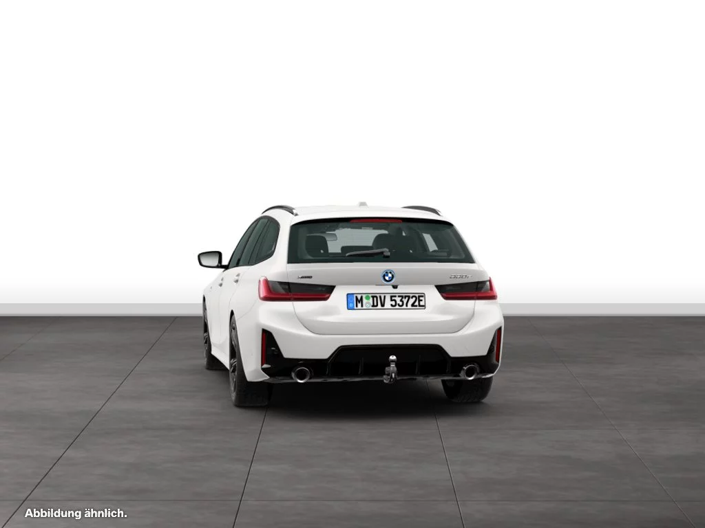 BMW 330e xDrive Touring