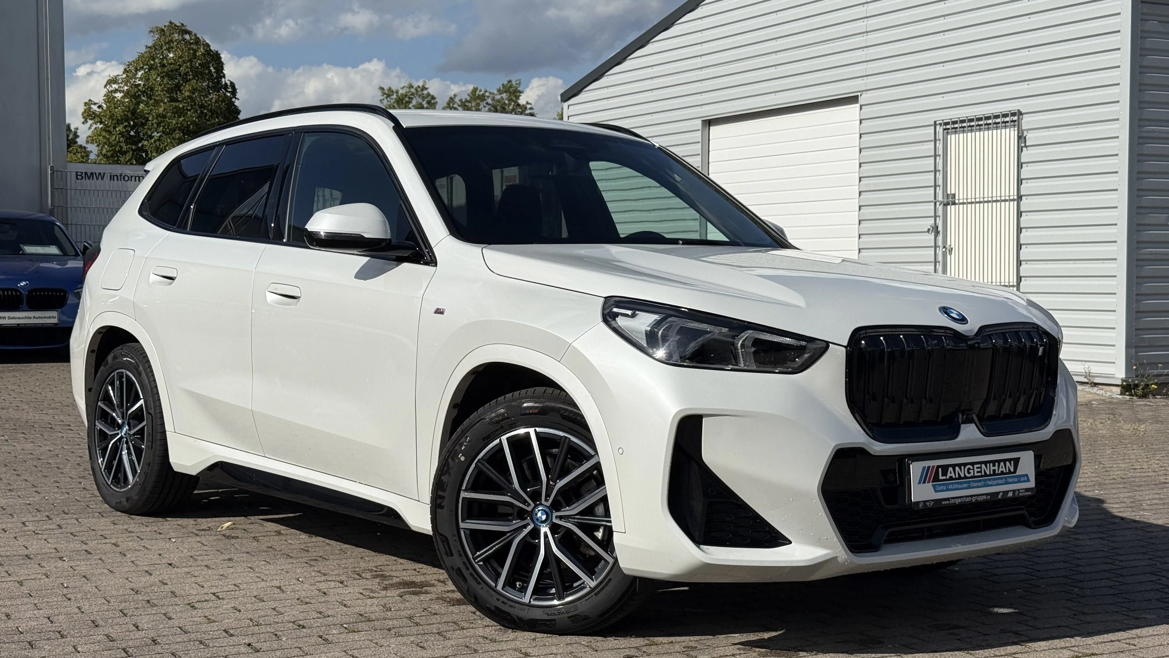 BMW iX1 xDrive30 ///M Sport LED LC Prof HUD AHK 360° SHZ PDC Tempo