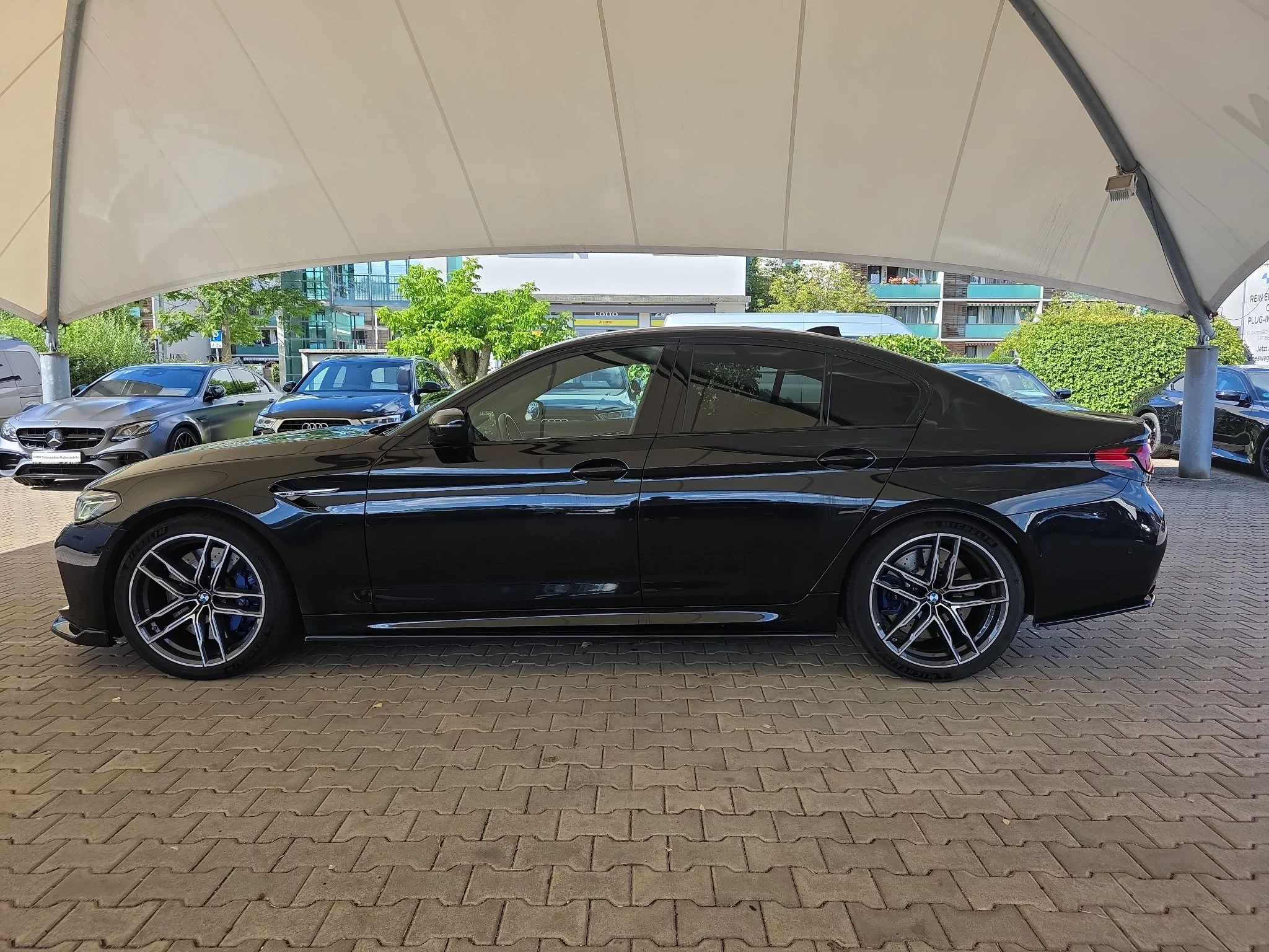 BMW M5 Limousine Laser LC Prof HUD Kamera M Multifunktionssitz SHZ PDC Tempo