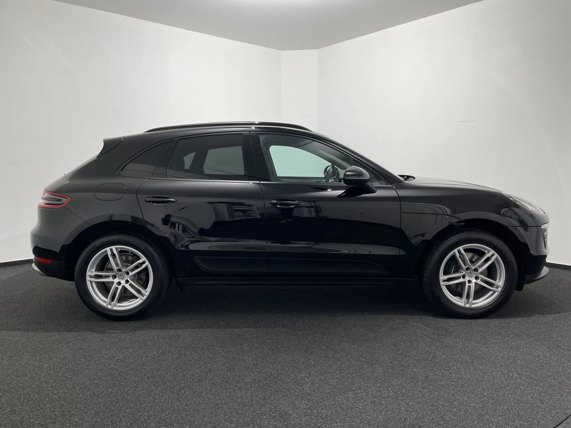 Porsche Macan PDK DAB LED AHK el. Sitze Klima PDC