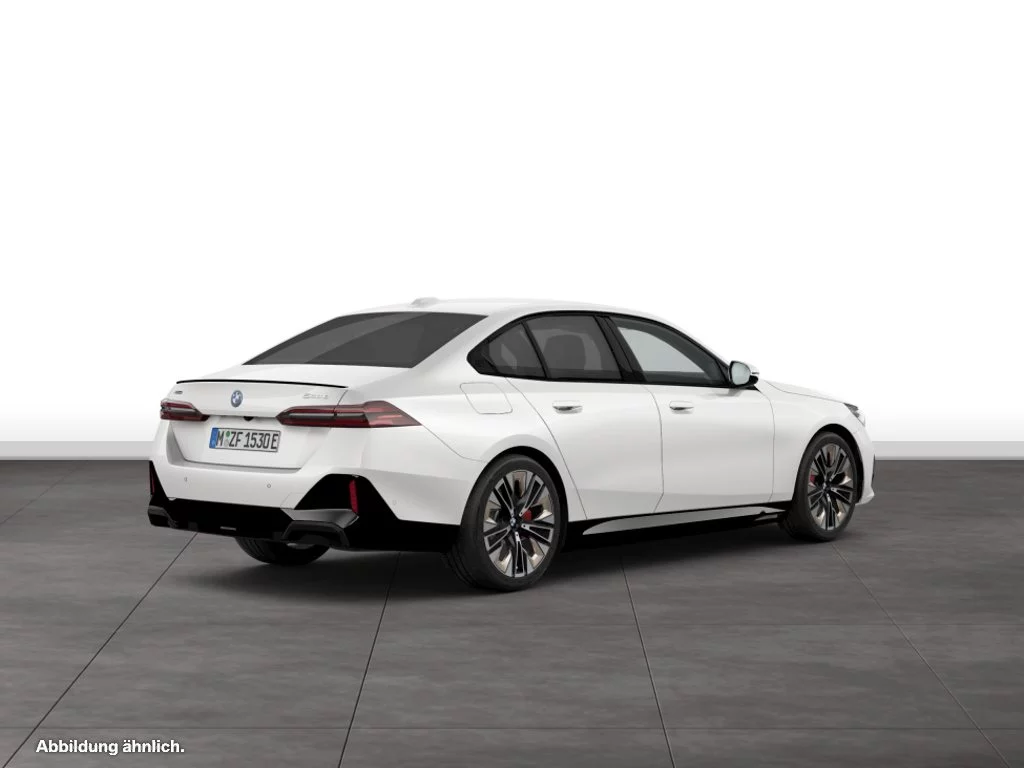 BMW 550e xDrive Limousine