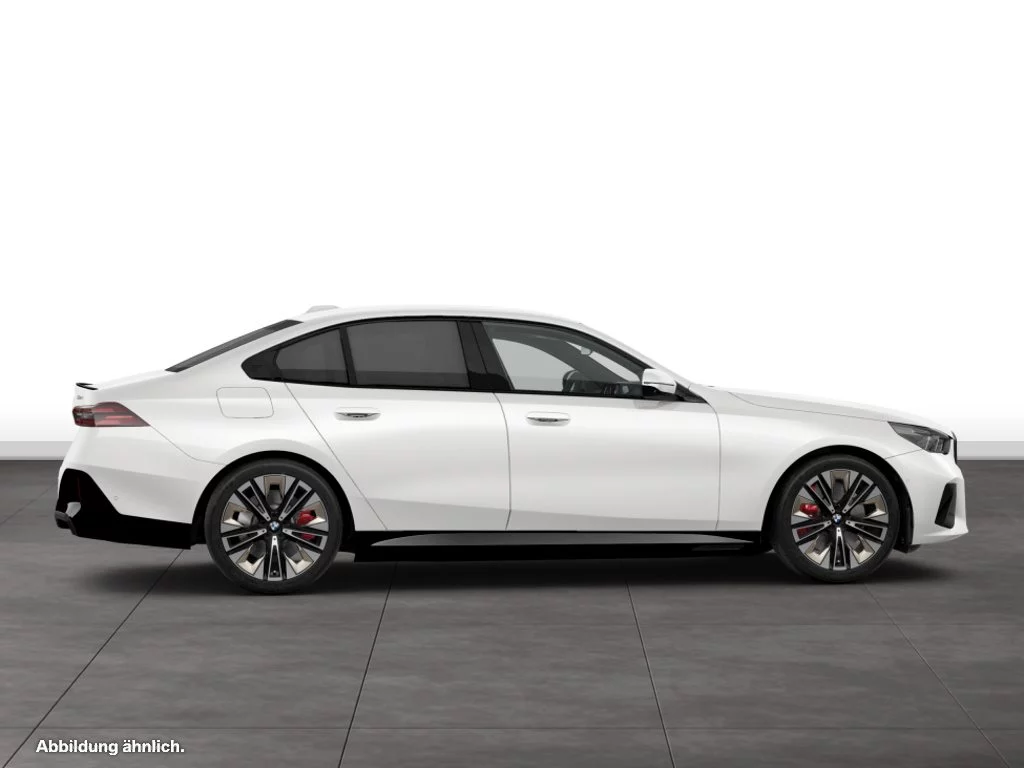 BMW 550e xDrive Limousine