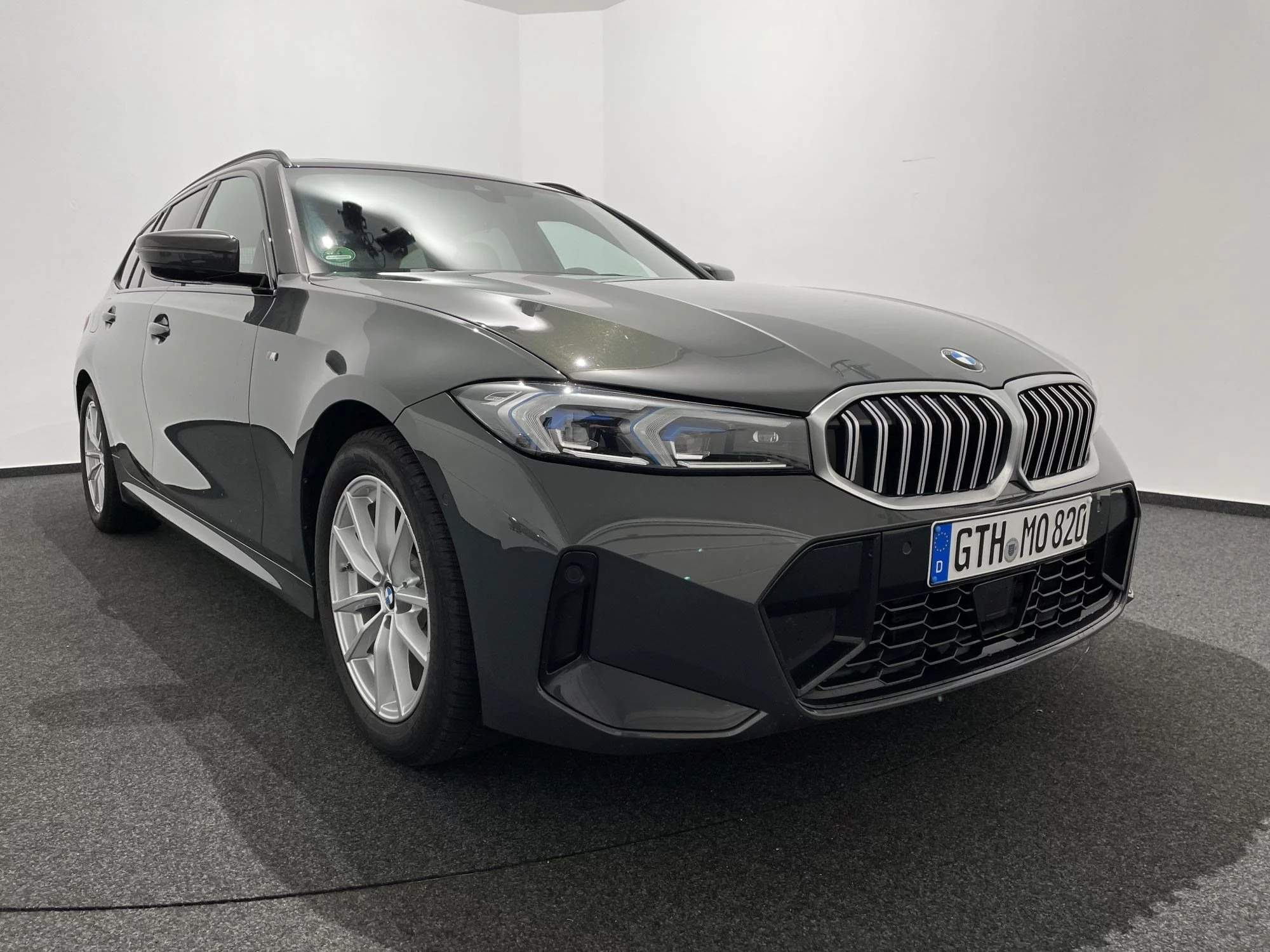 BMW 320d xDrive Tour. M Sport NAVI AHK RFK PANO ACC LCProf