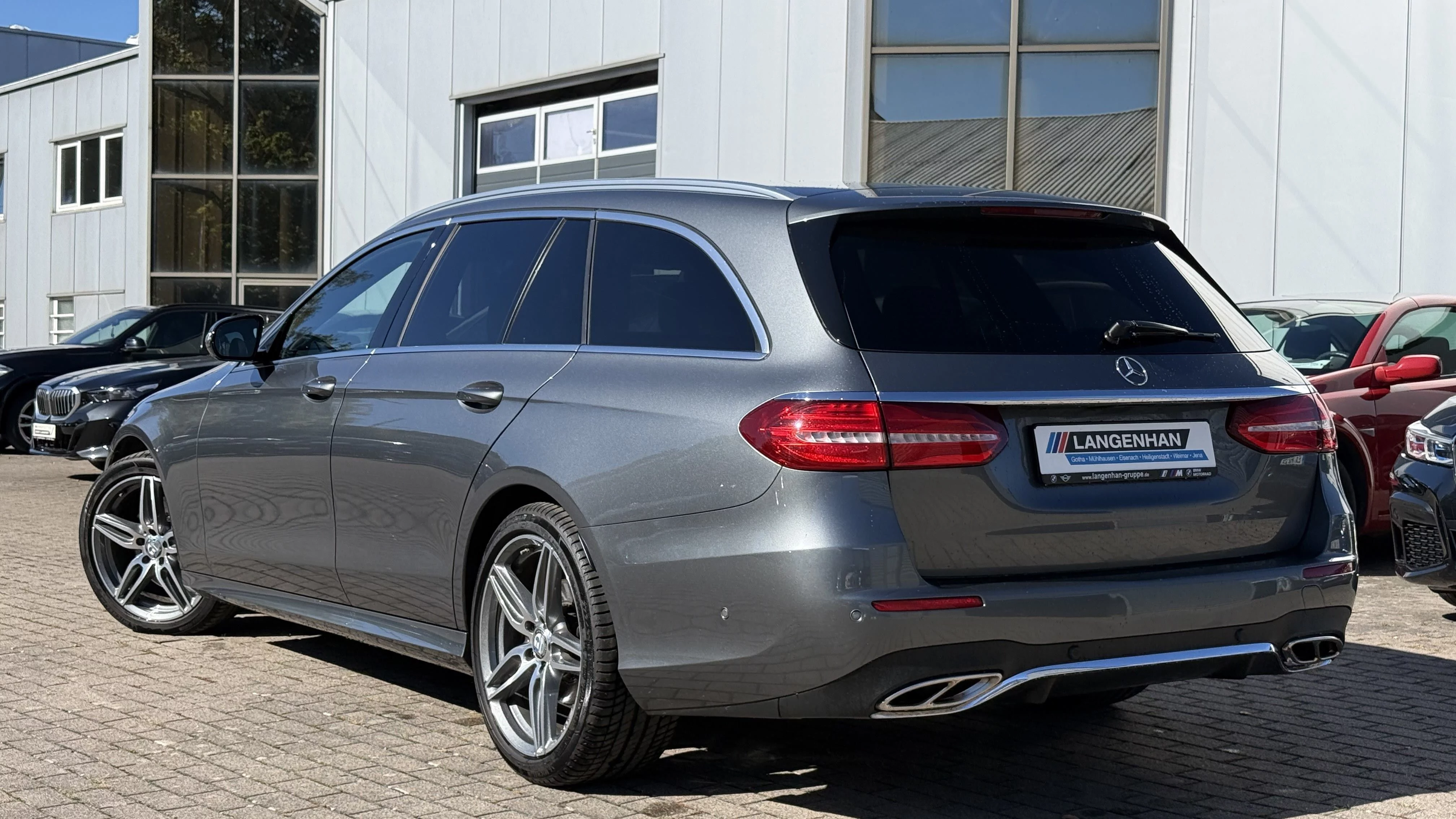 Mercedes E 250 T Model AMG Line LED Navi Kamera SHZ PDC Tempo